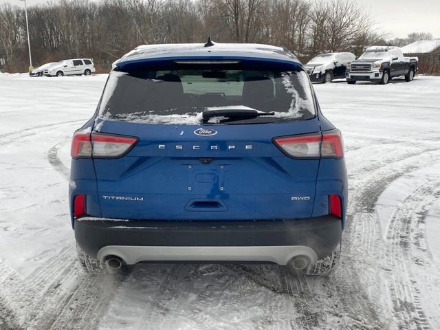 Used 2022 Ford Escape Titanium image 4