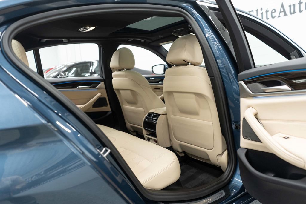 Used 2023 BMW 530e xDrive w/ Premium Package image 12
