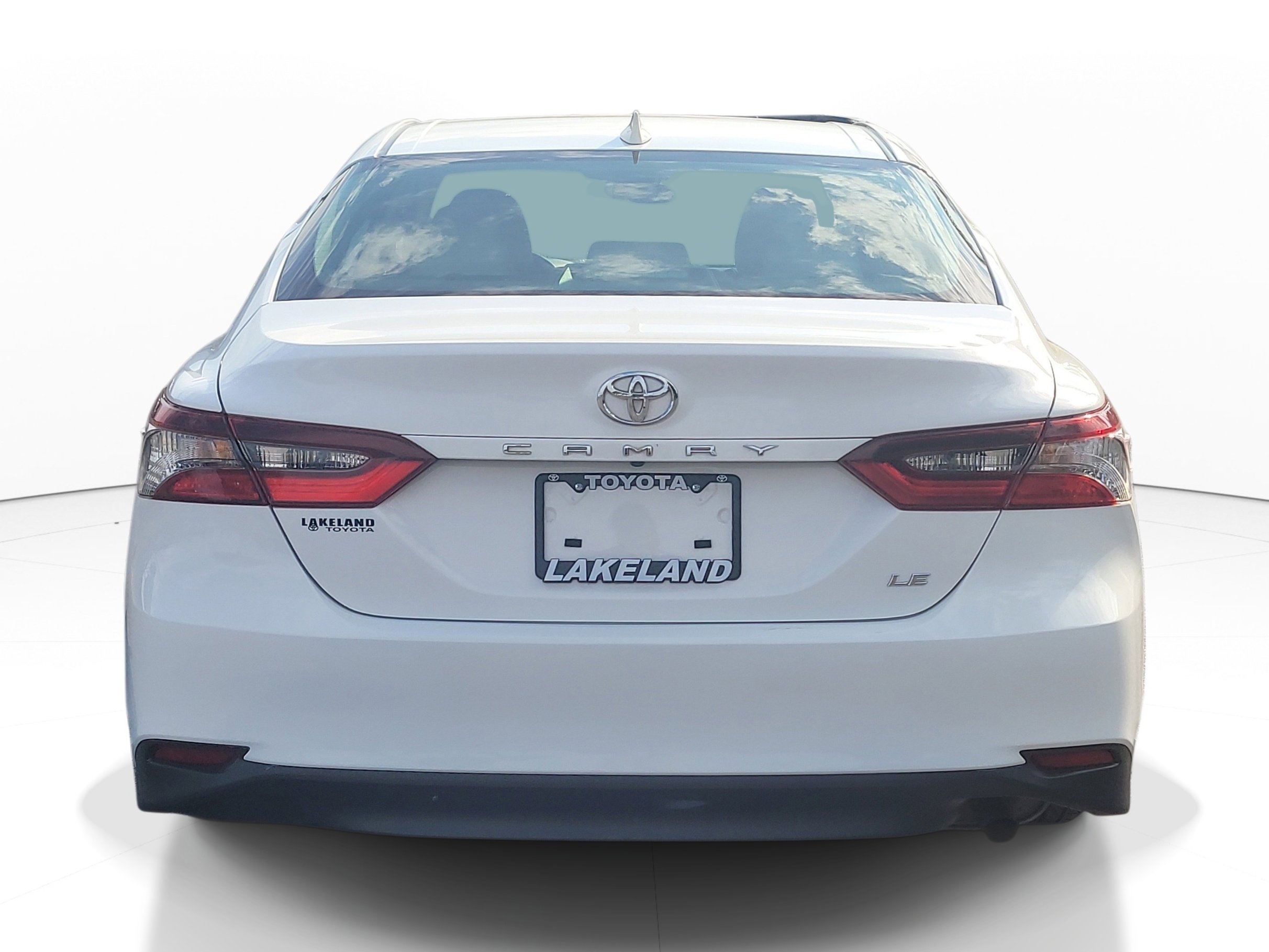 Used 2024 Toyota Camry LE image 6