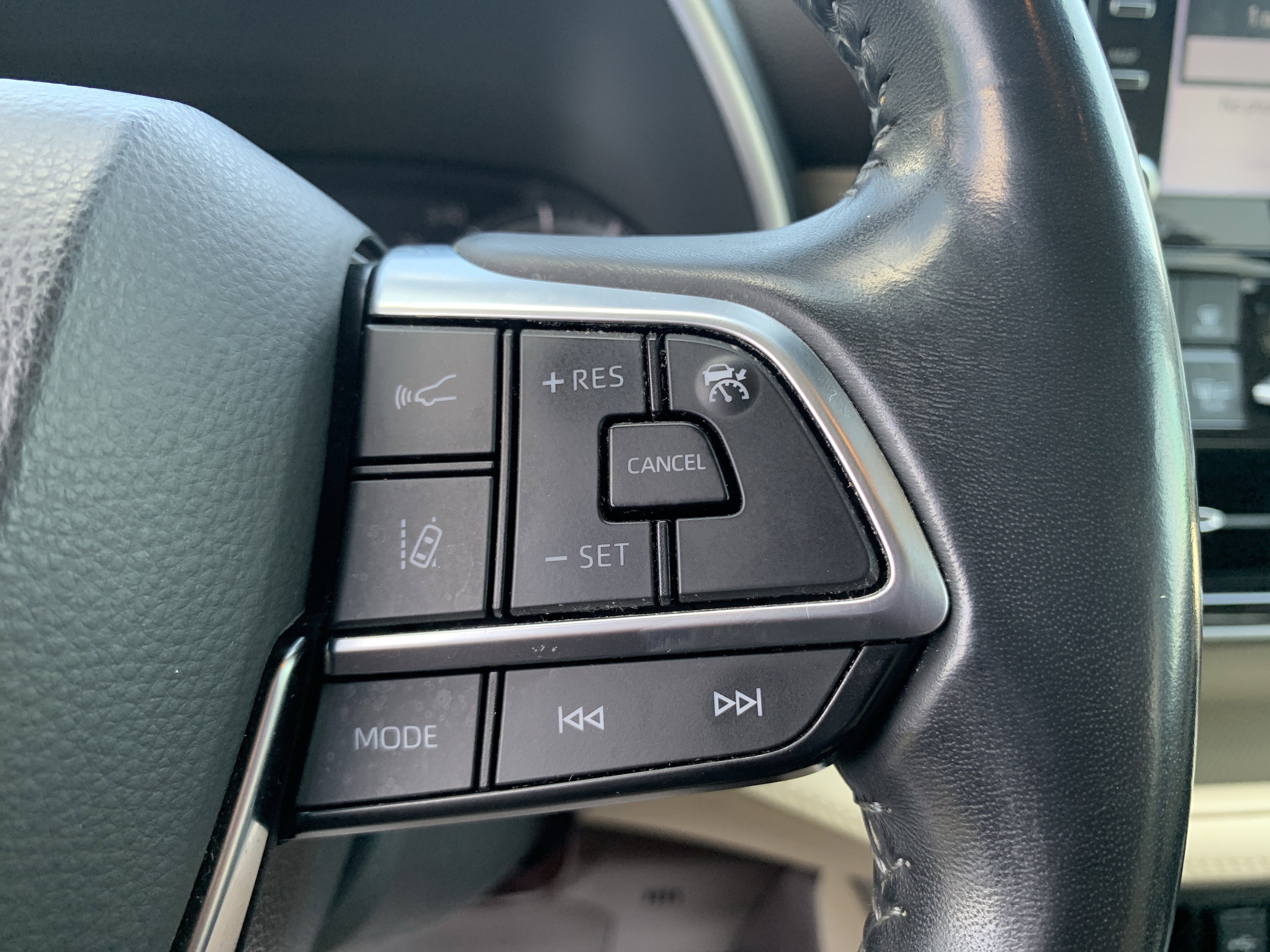 Used 2021 Toyota Highlander XLE image 20