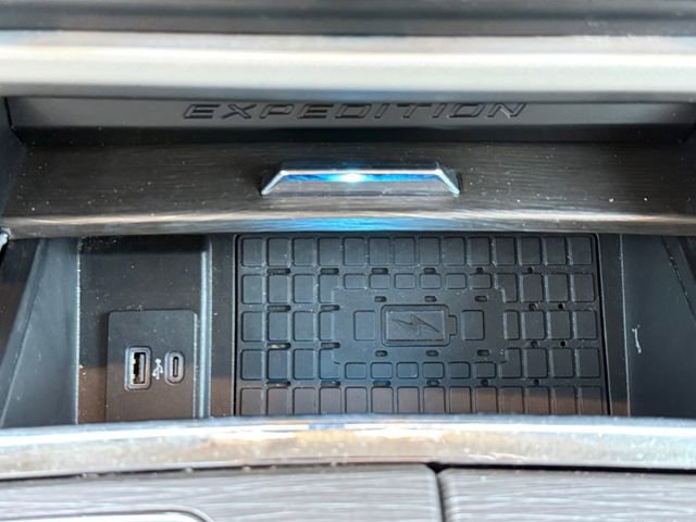 Used 2024 Ford Expedition Max Limited image 4
