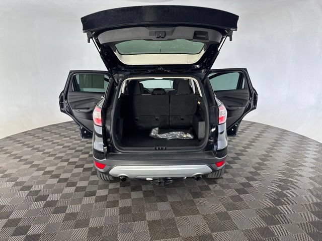 Used 2018 Ford Escape SE w/ Ford Safe & Smart Package FWD image 15