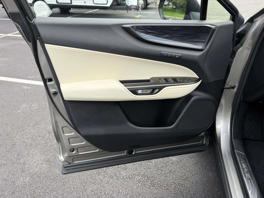 Used 2024 Lexus NX 350h AWD image 13