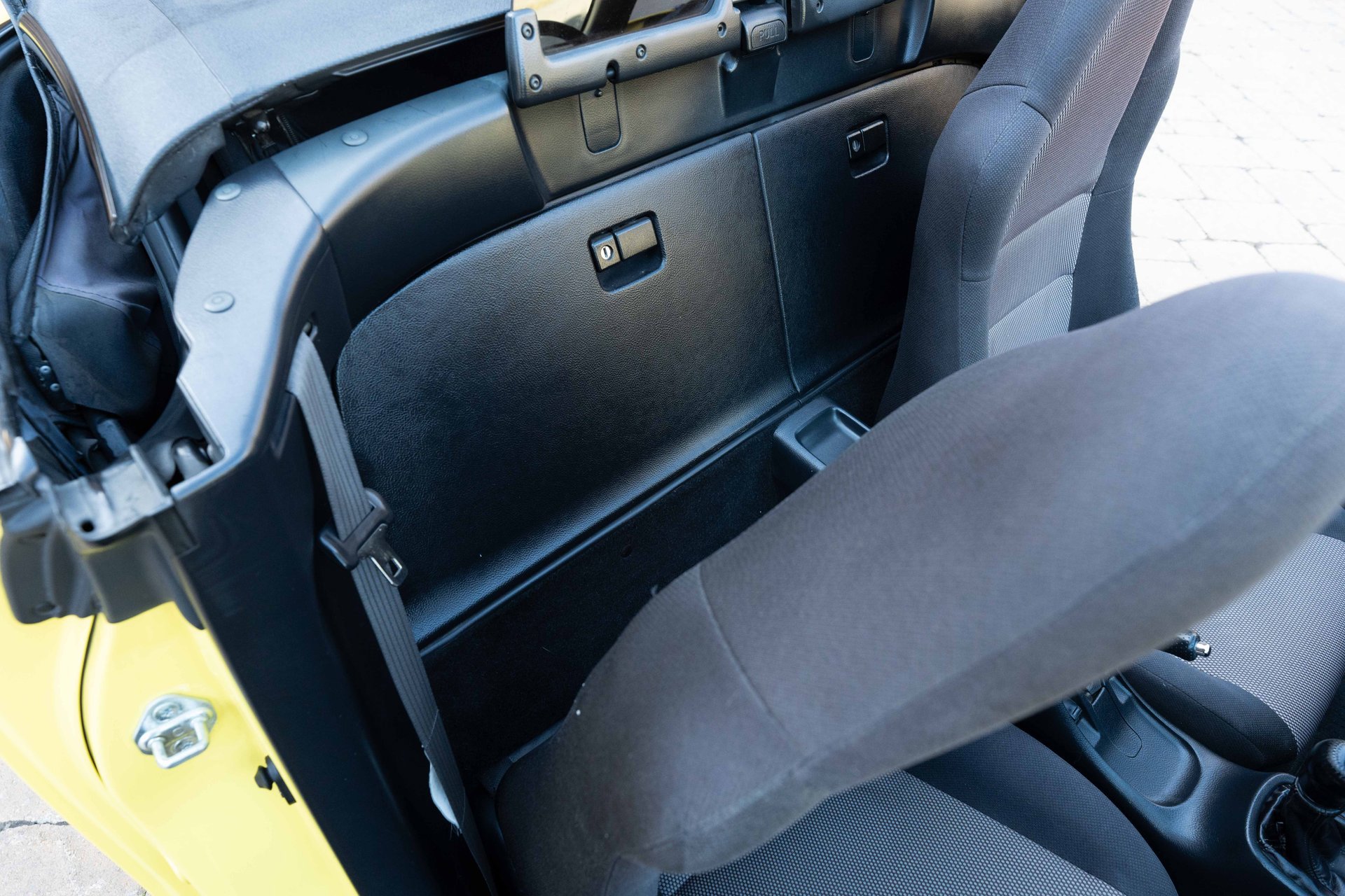 Used 2001 Toyota MR2 image 40