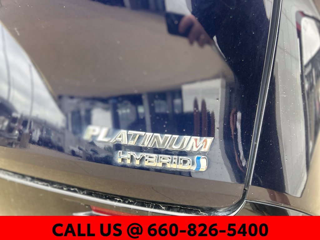 Used 2023 Toyota Sienna Platinum AWD/4WD image 7