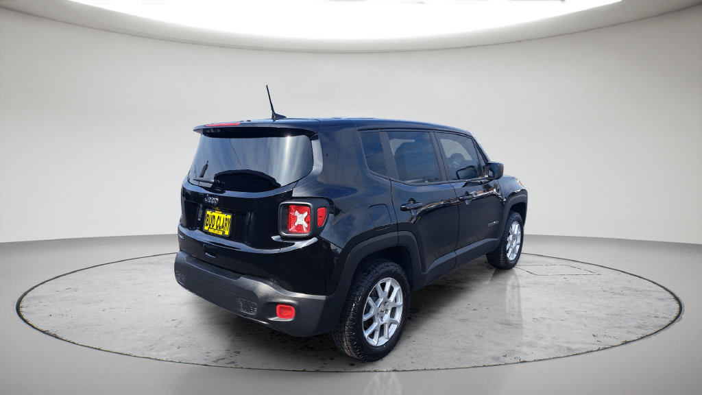 Used 2023 Jeep Renegade Latitude AWD/4WD image 5