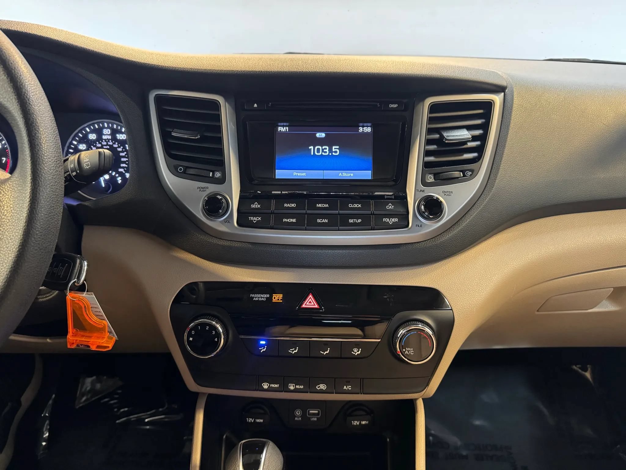 Used 2016 Hyundai Tucson SE w/ Option Group 02 FWD image 13