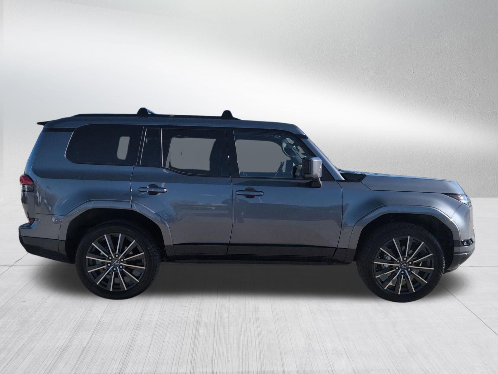 Used 2024 Lexus GX 550 w/ Accessory Package (2T) image 7