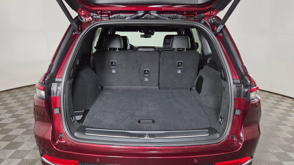 New 2025 Jeep Grand Cherokee Overland w/ Luxury Tech Group IV image 10