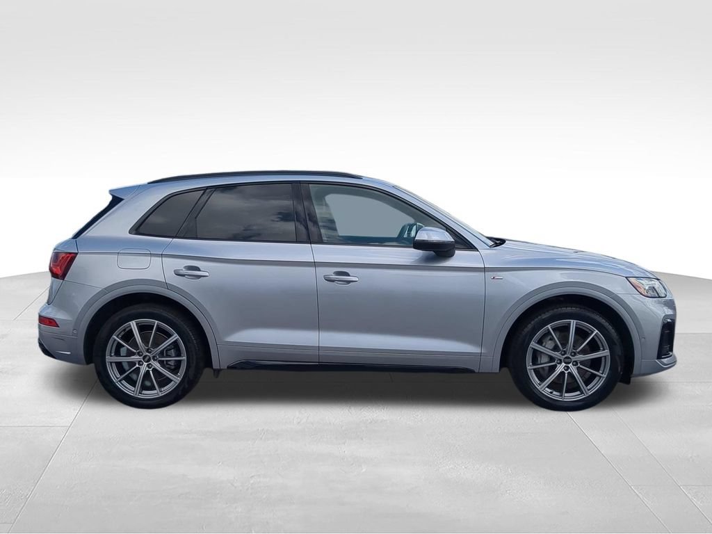 Used 2023 Audi Q5 e Prestige w/ Prestige Package AWD/4WD image 3
