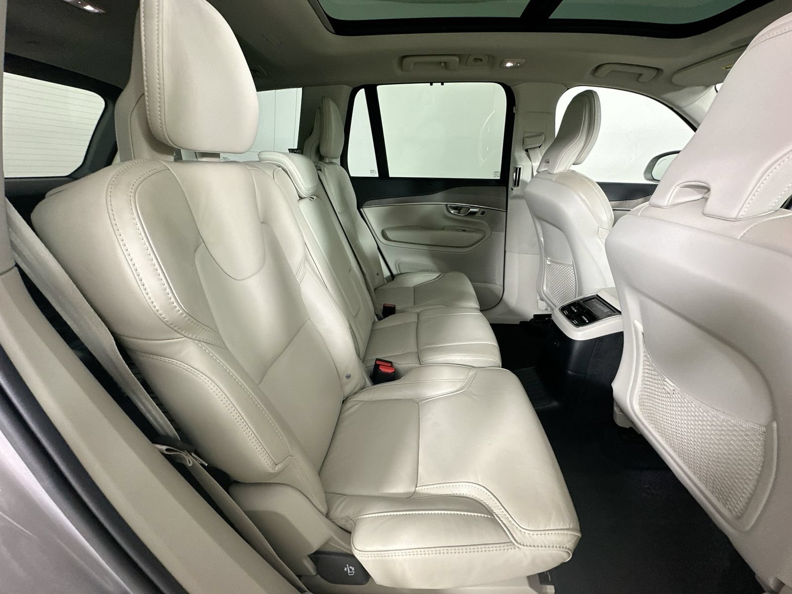 Used 2023 Volvo XC90 T8 Ultimate w/ Protection Package Premier AWD/4WD image 41
