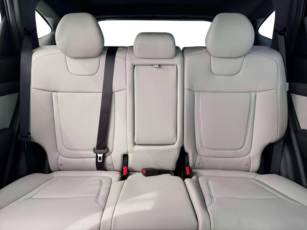 New 2026 Hyundai Tucson Limited image 17