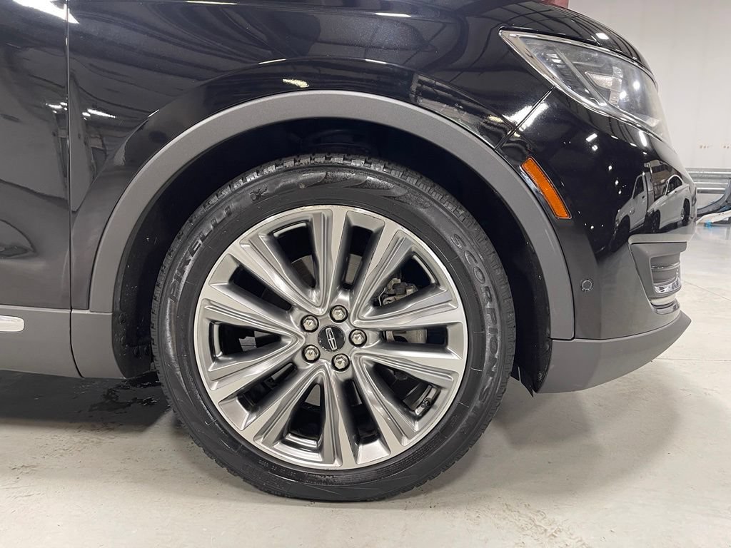 Used 2017 Lincoln MKX Reserve w/ Driver Assistance Package AWD/4WD image 16