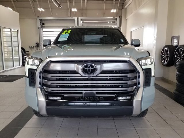 Used 2025 Toyota Tundra Limited AWD/4WD image 17