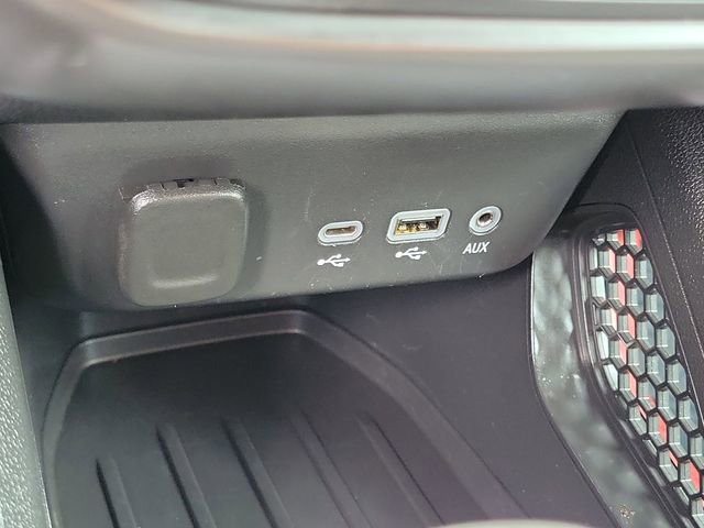 Used 2023 Chevrolet TrailBlazer RS w/ Sun and Liftgate Package FWD image 11