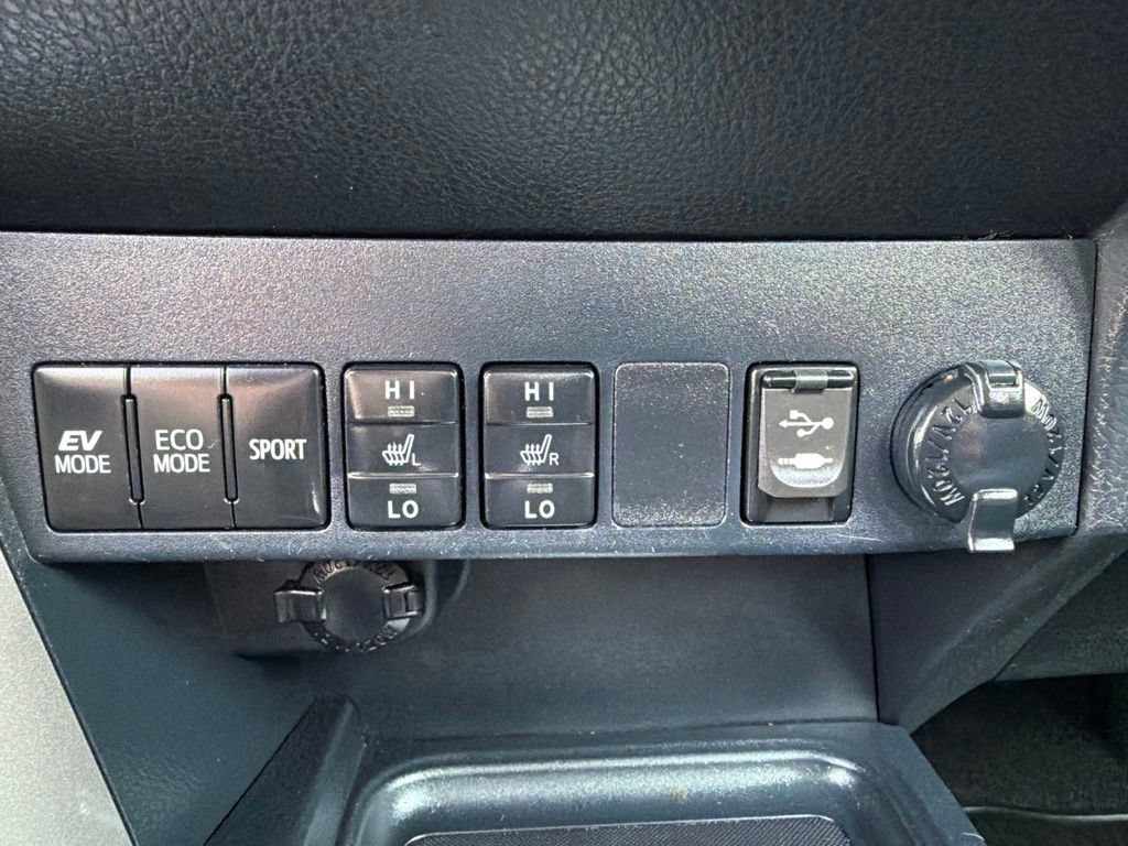 Used 2017 Toyota RAV4 Limited w/ Advanced Technology Package AWD/4WD image 9