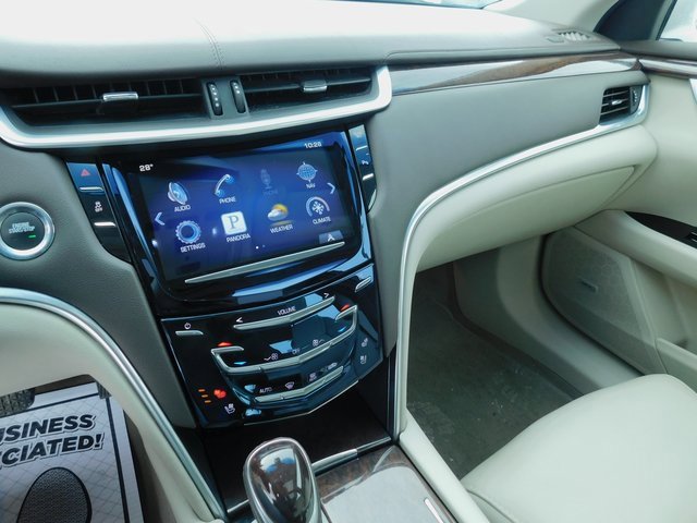 Used 2014 Cadillac XTS Luxury image 23