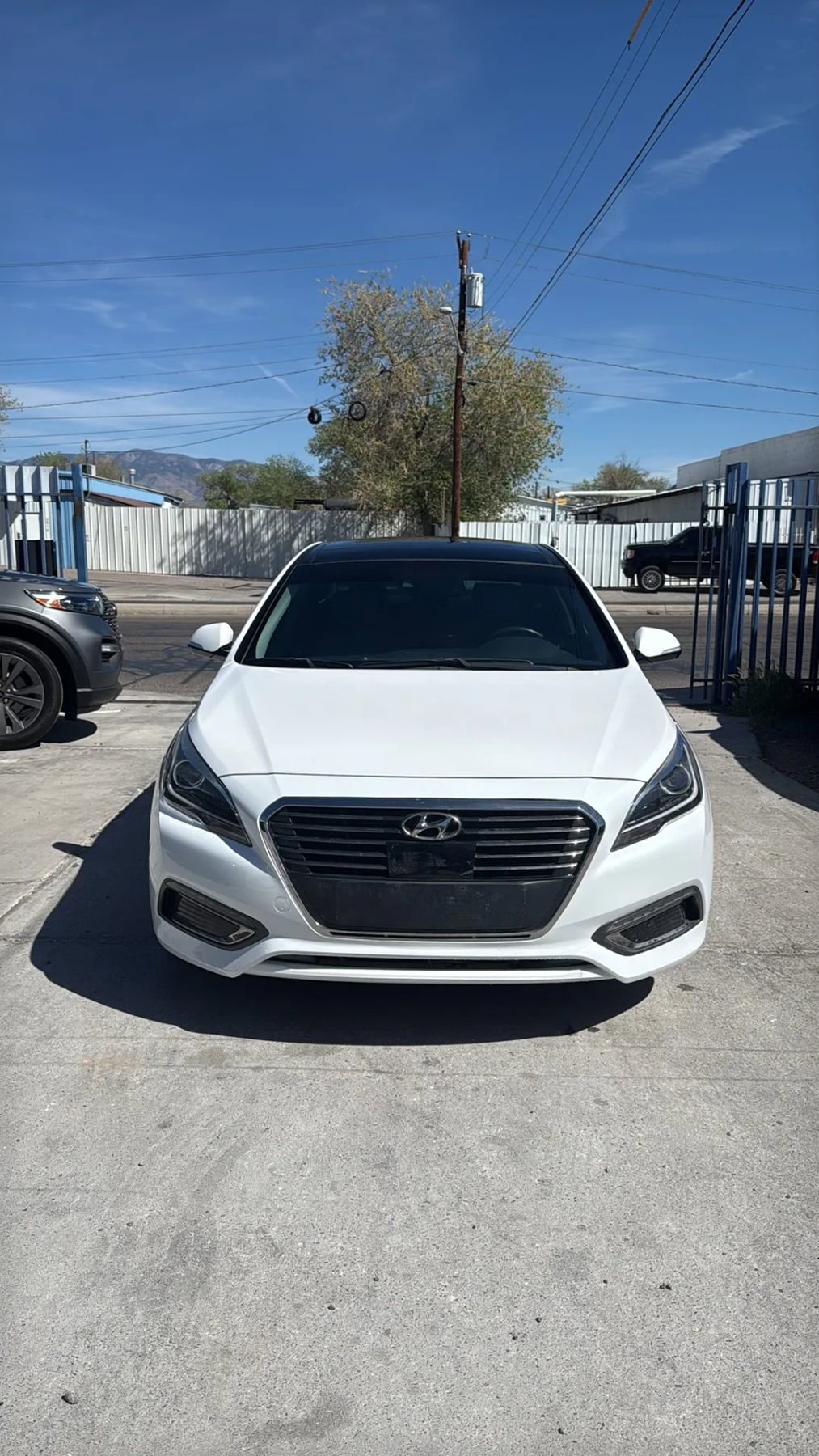Used 2017 Hyundai Sonata Limited w/ Ultimate Package 02 FWD image 1