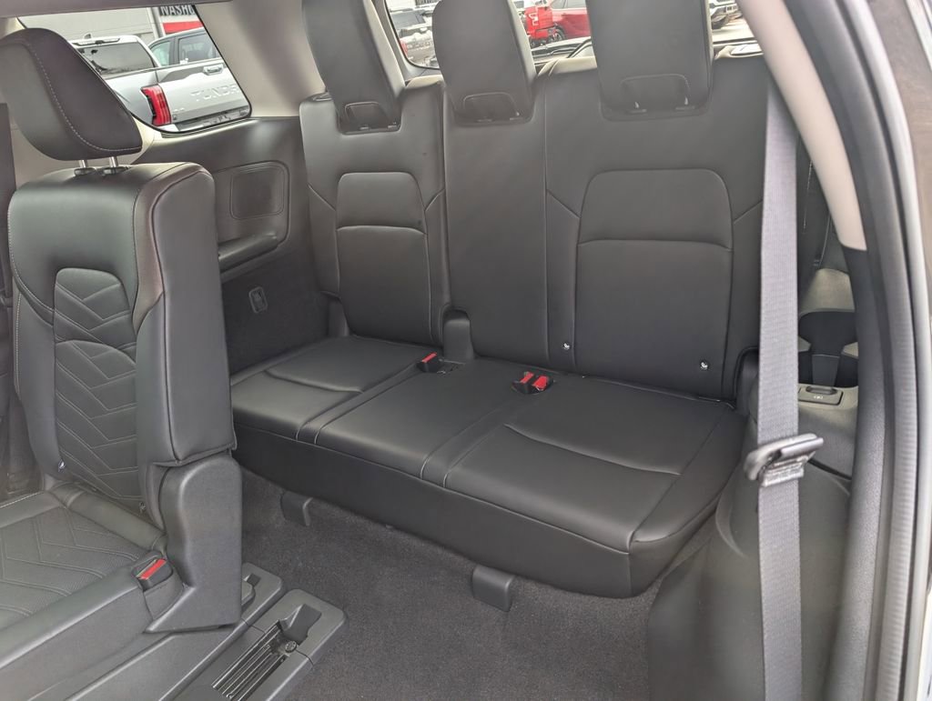 Used 2025 Nissan Pathfinder Platinum w/ Cargo Package AWD/4WD image 16