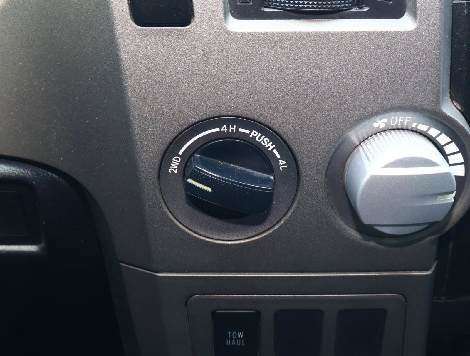 Used 2010 Toyota Tundra 4x4 Double Cab image 21