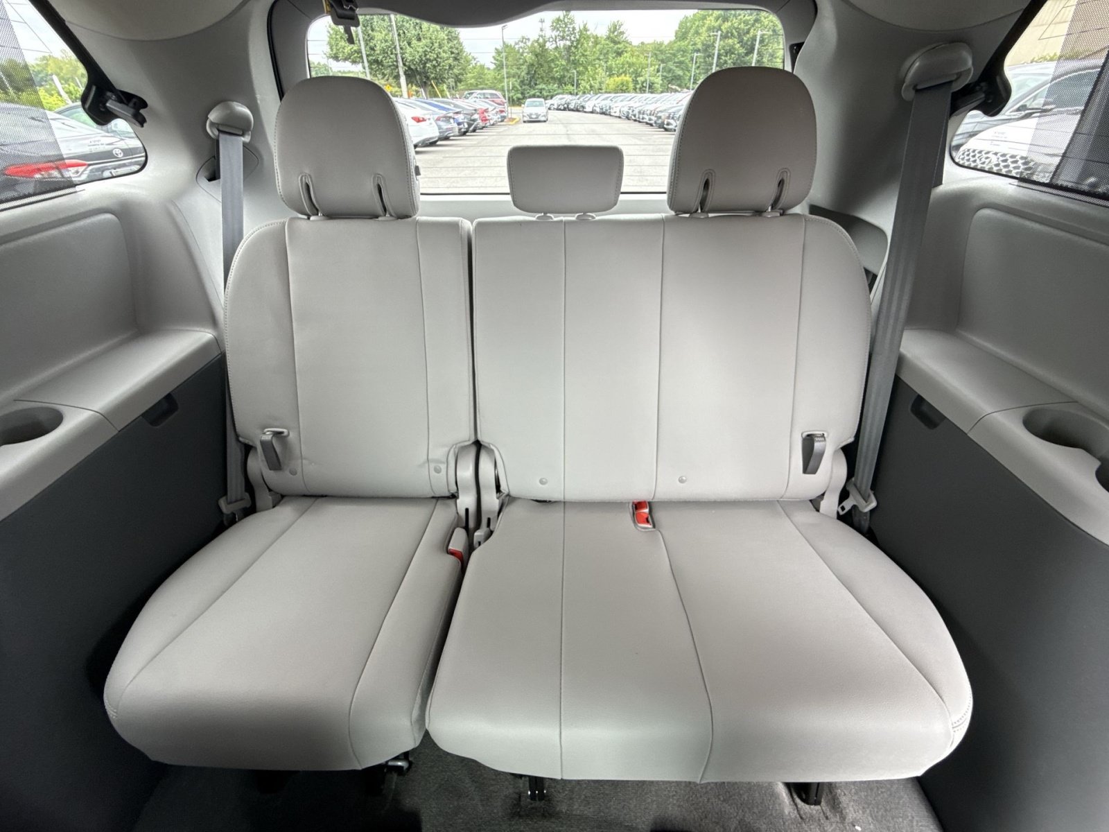 Used 2018 Toyota Sienna XLE Premium AWD/4WD image 26