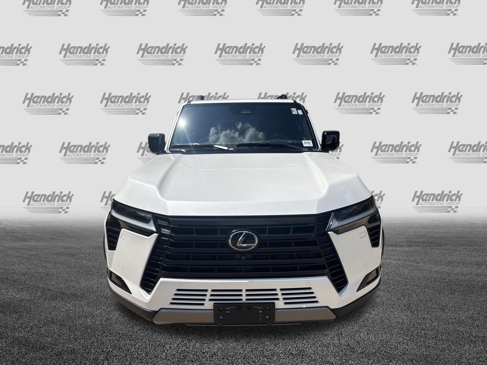 Used 2024 Lexus GX 550 AWD/4WD image 3