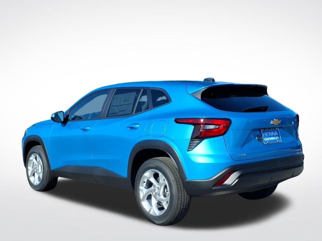 New 2026 Chevrolet Trax LS w/ LS Convenience Package FWD image 5