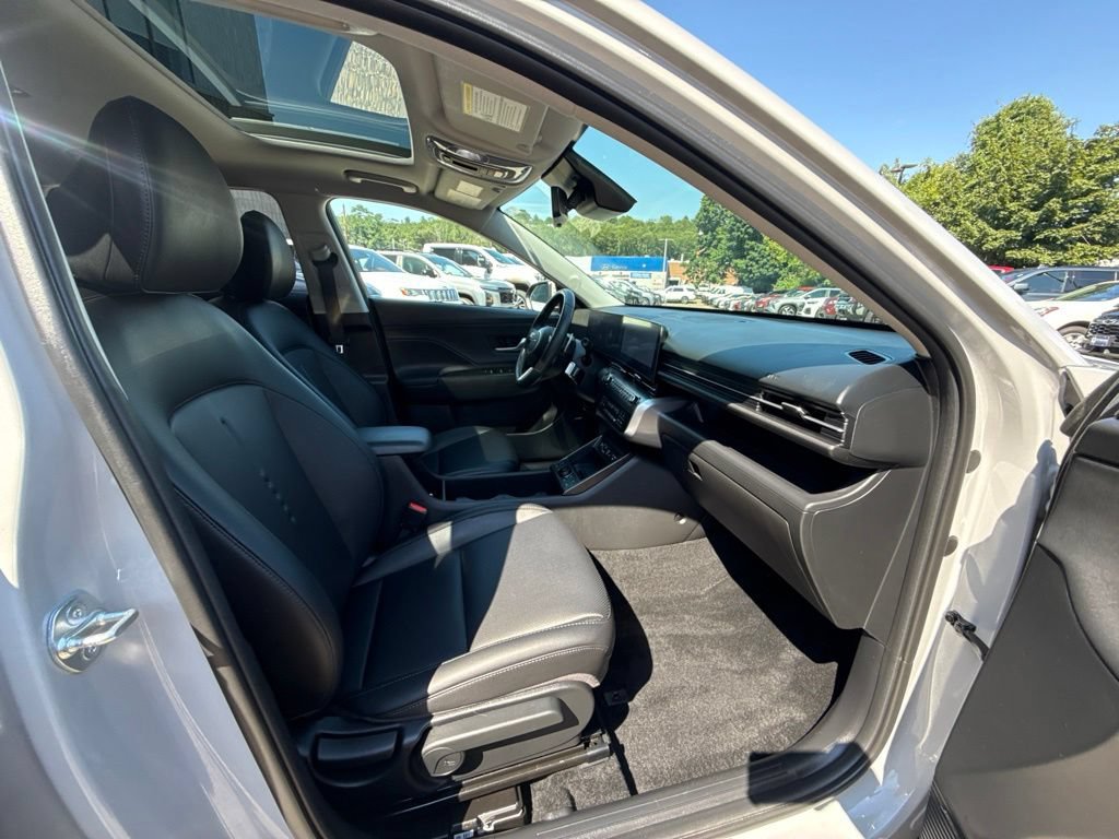 Certified 2025 Hyundai Kona Limited AWD/4WD image 17