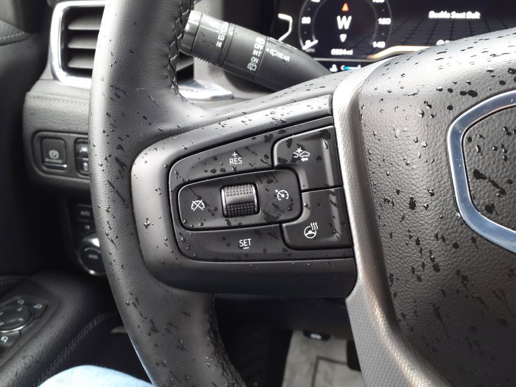 Used 2024 GMC Yukon XL Denali image 8