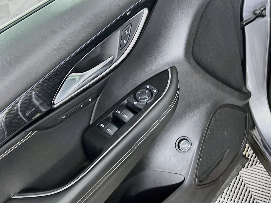 Used 2021 Buick Envision Essence AWD/4WD image 16