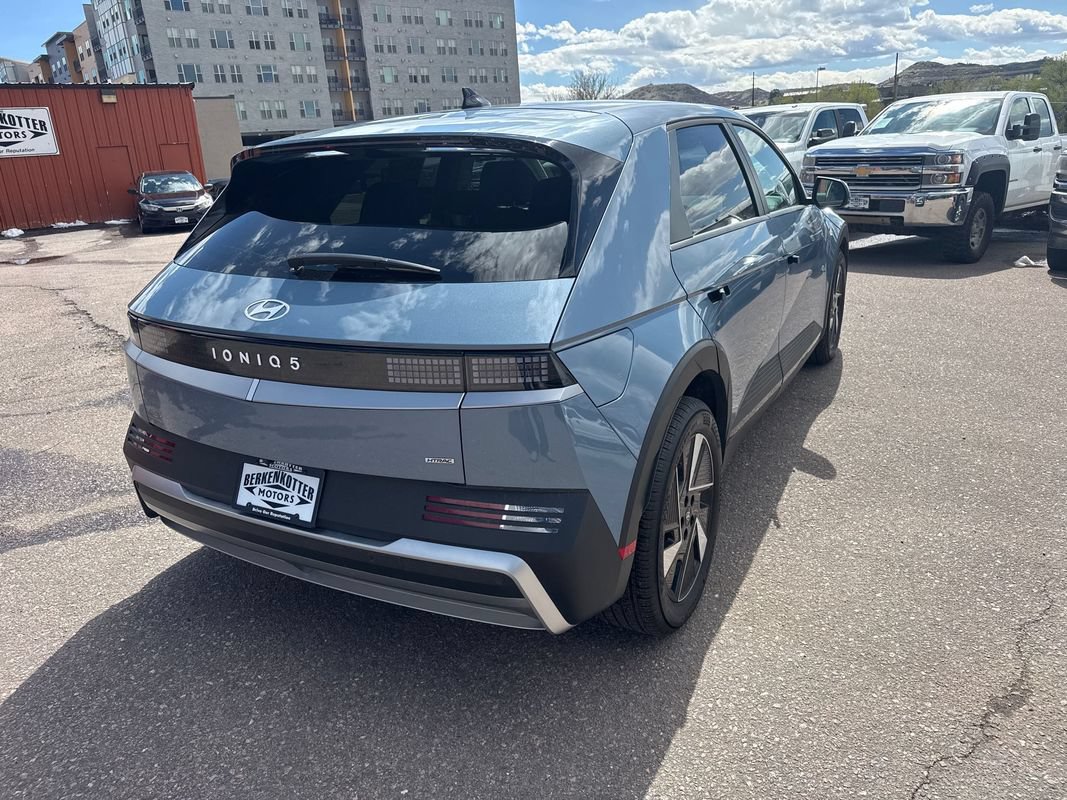 Used 2025 Hyundai Ioniq 5 SE AWD/4WD image 9