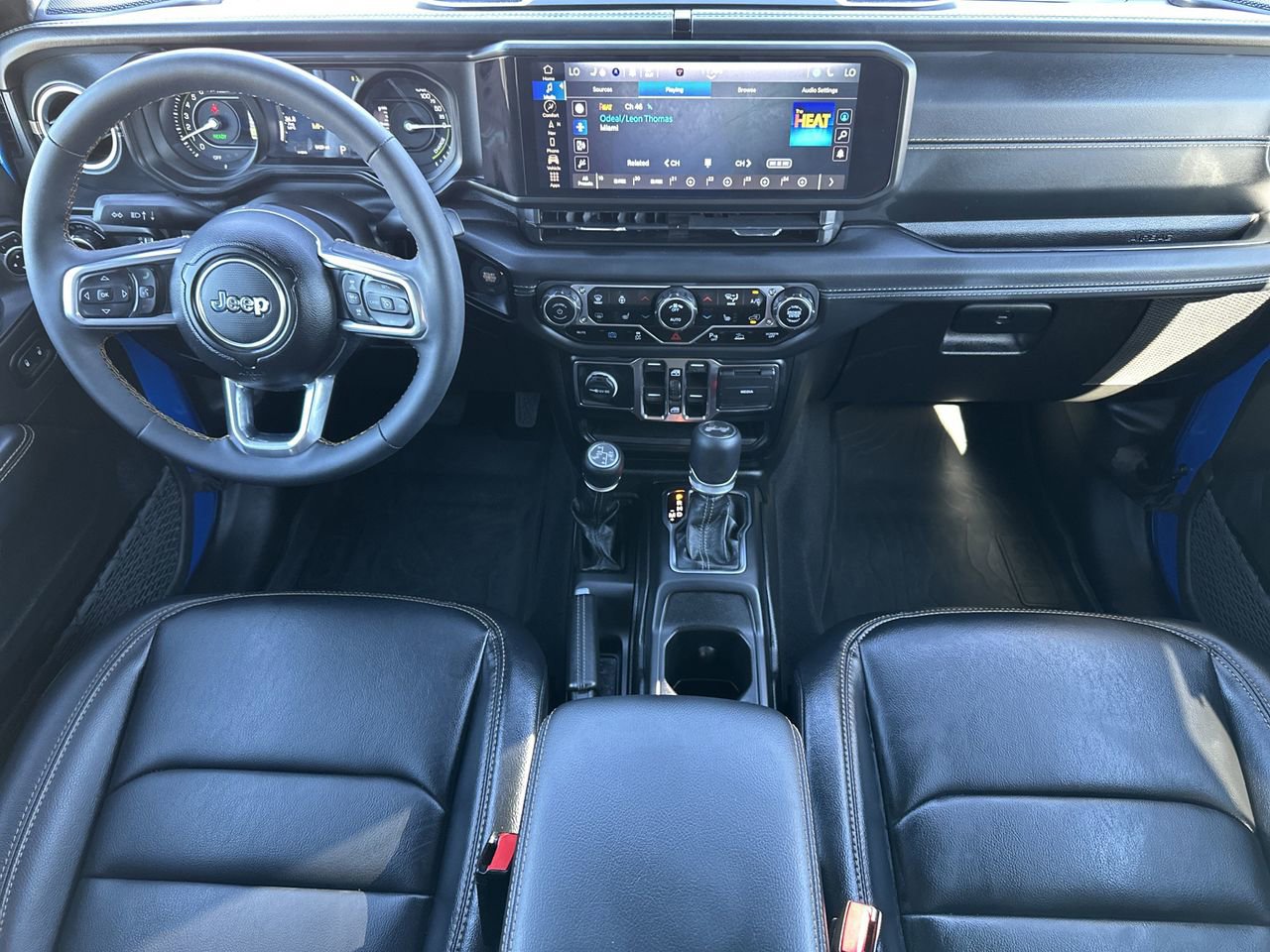 Used 2024 Jeep Wrangler Unlimited Sahara w/ Technology Group image 2