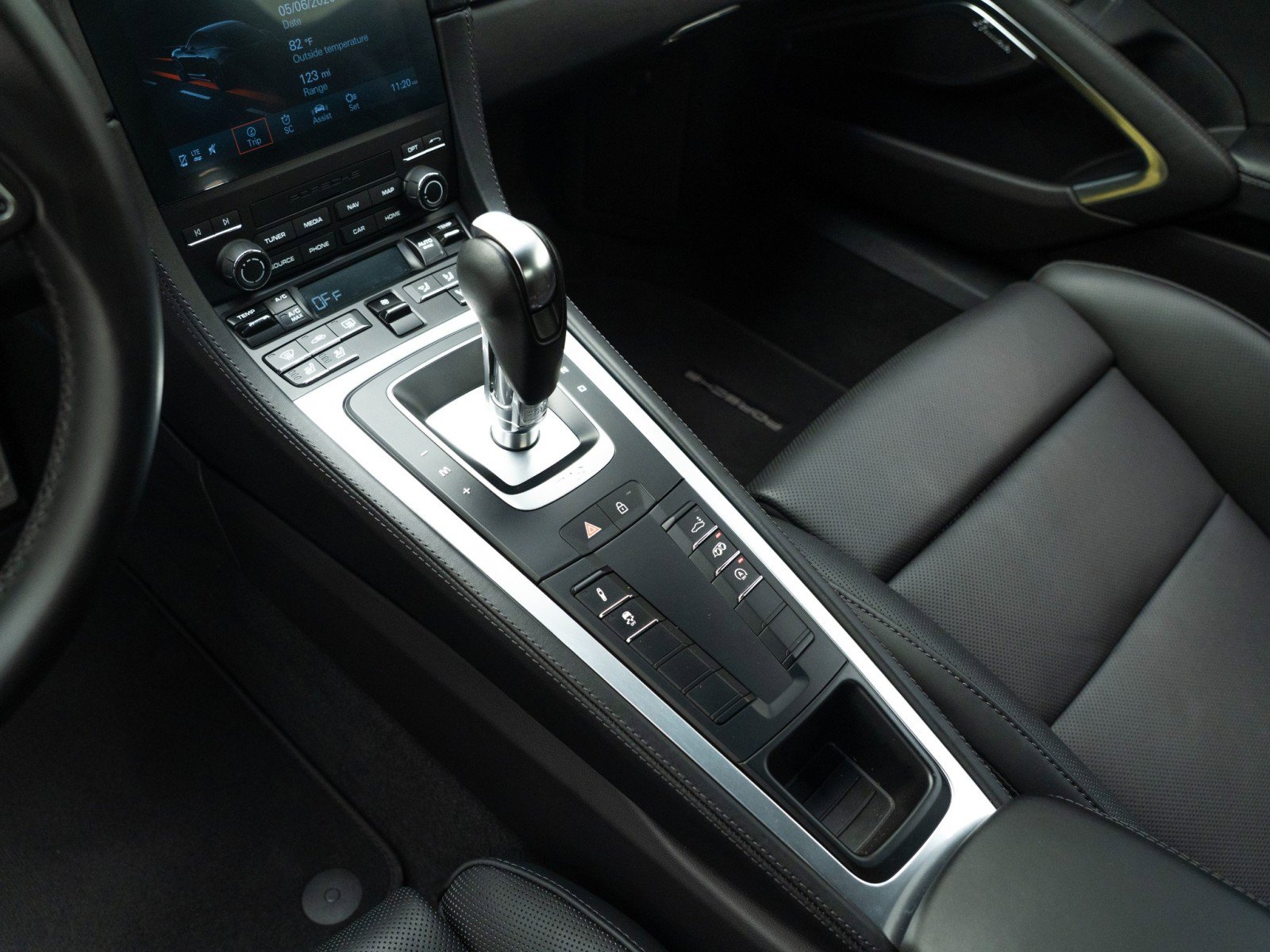 Certified 2025 Porsche 718 Cayman GTS RWD image 27