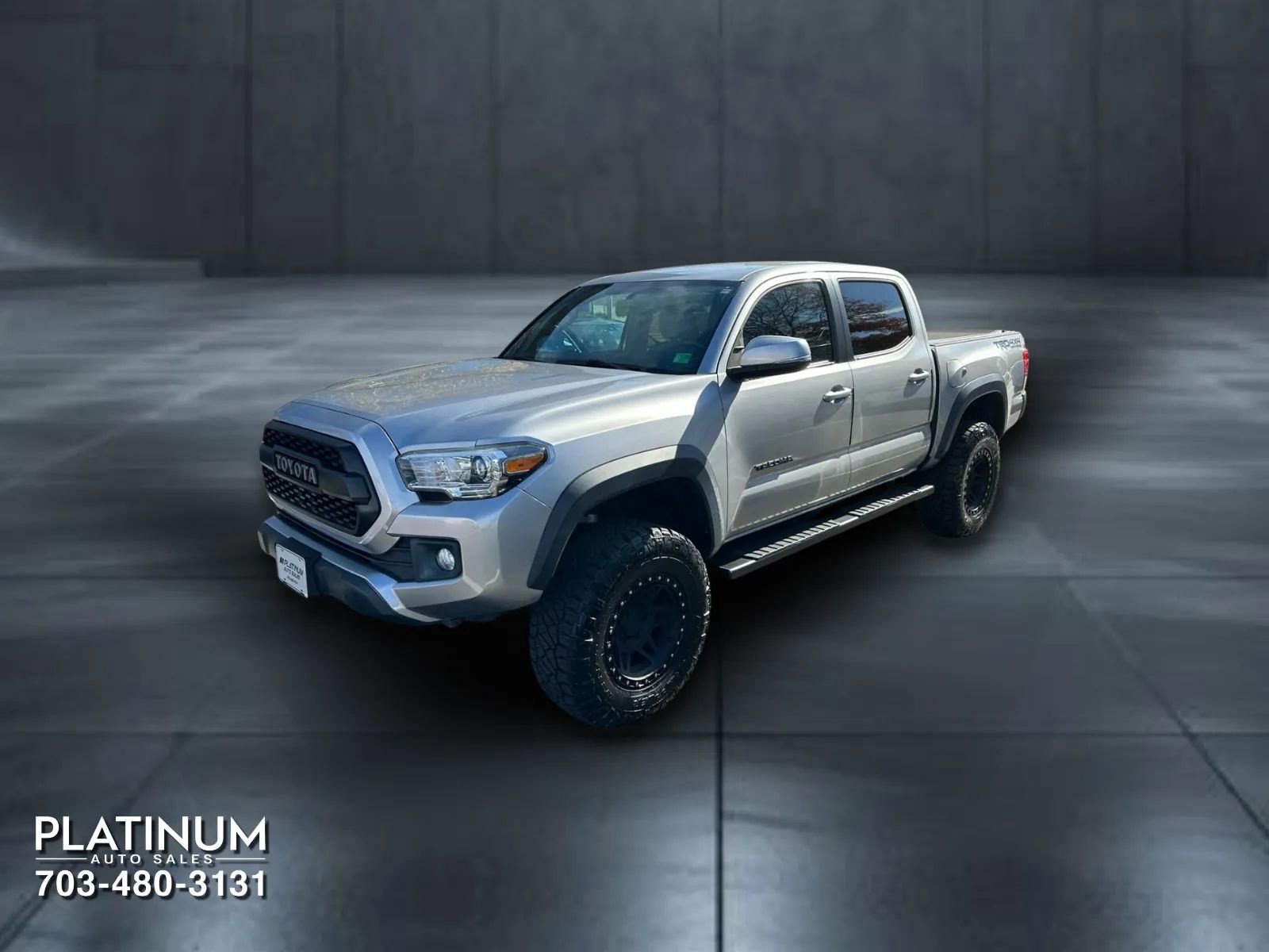 Used 2017 Toyota Tacoma TRD Off-Road image 6