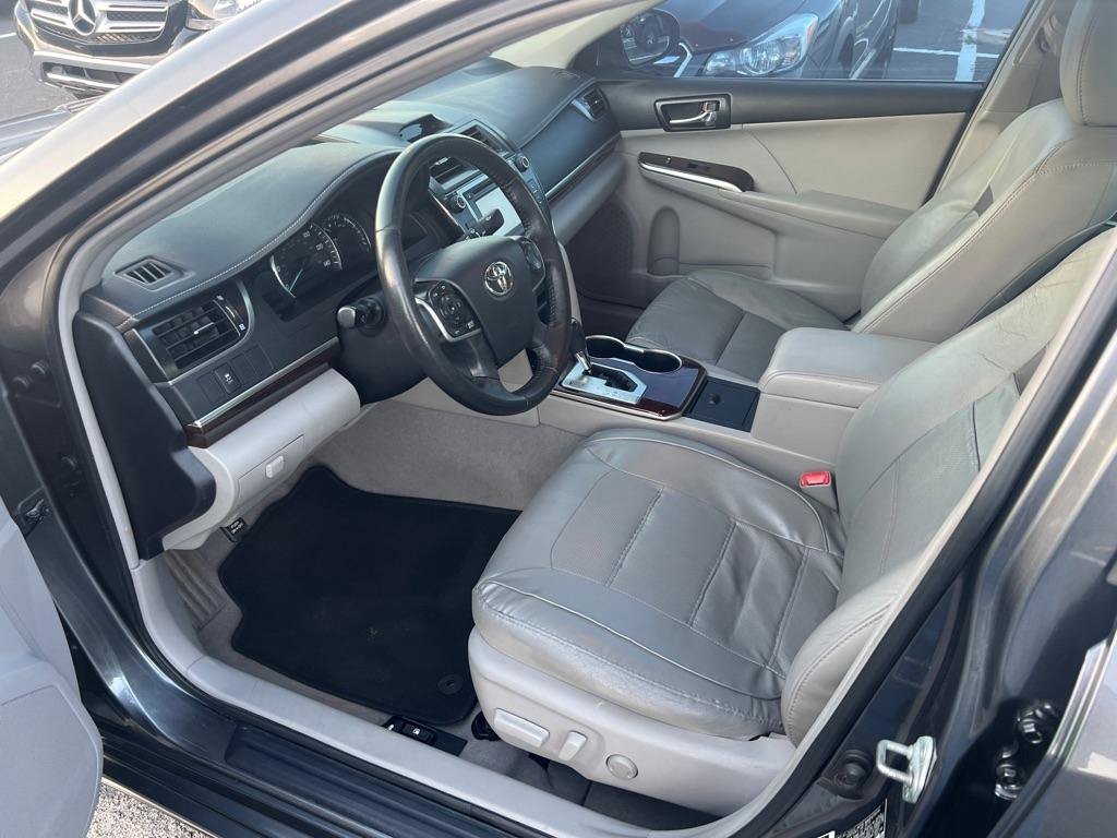 Used 2012 Toyota Camry XLE w/ Leather Pkg FWD image 10