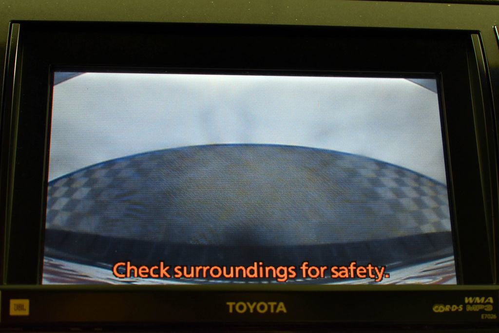 Used 2010 Toyota Sequoia Platinum image 32