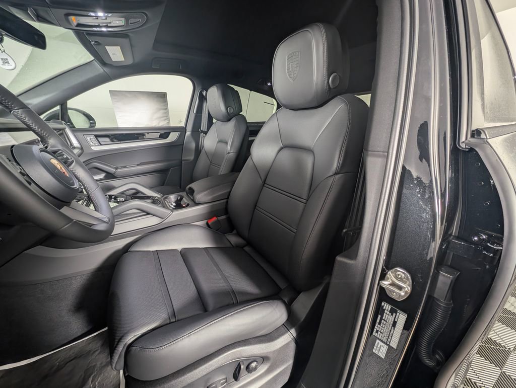 New 2026 Porsche Cayenne Coupe image 5