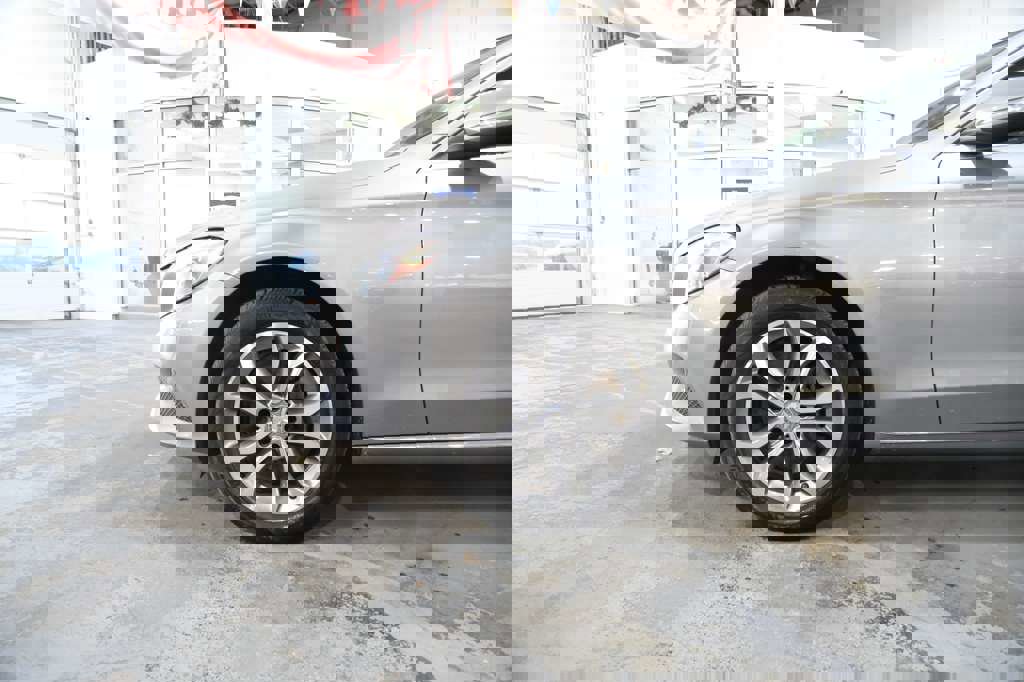 Used 2015 Mercedes-Benz C 300 4MATIC Sedan image 5