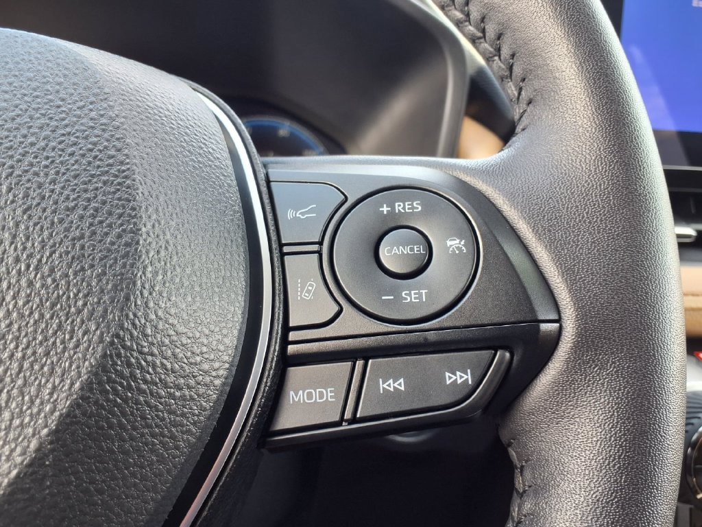 Used 2025 Toyota RAV4 Limited w/ Advanced Technology Package FWD image 29