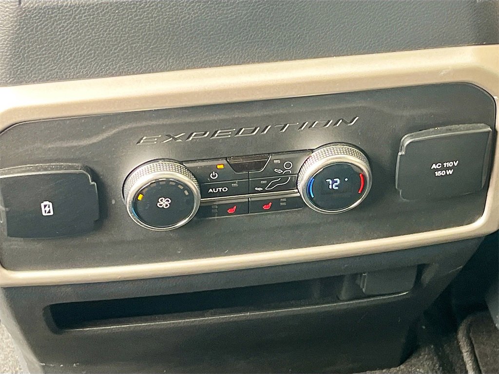 Used 2024 Ford Expedition Limited image 27