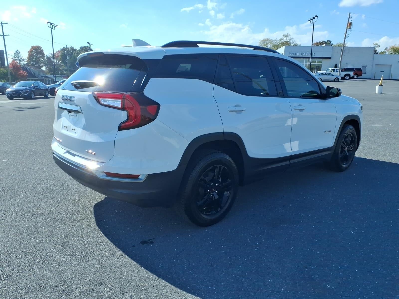 Certified 2022 GMC Terrain AT4 AWD/4WD image 4