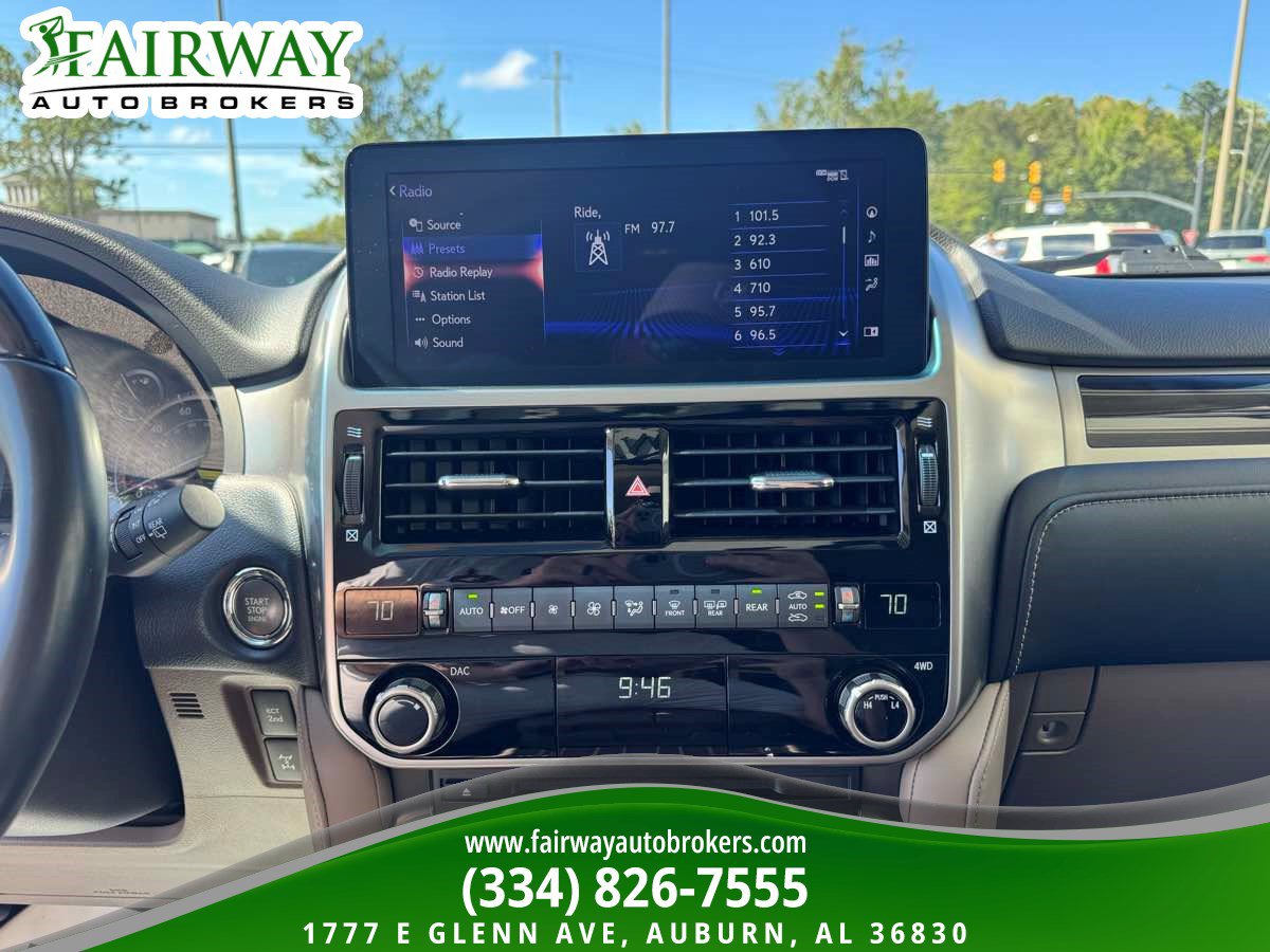 Used 2023 Lexus GX 460 Premium w/ Accessory Package AWD/4WD image 22