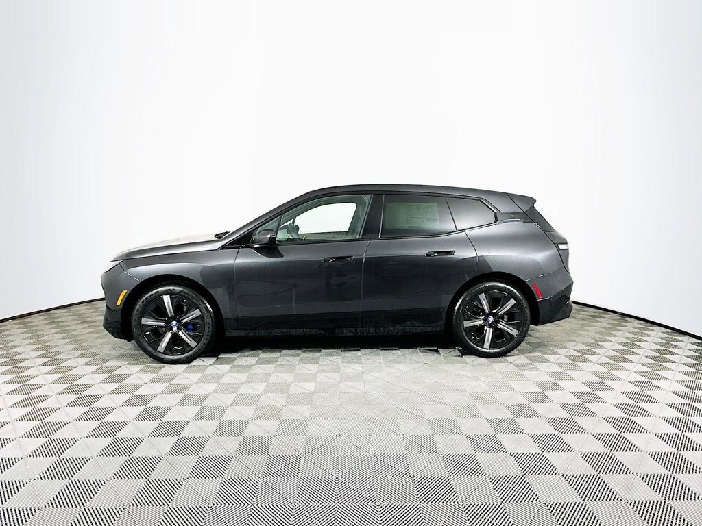 Used 2025 BMW iX xDrive50 image 5