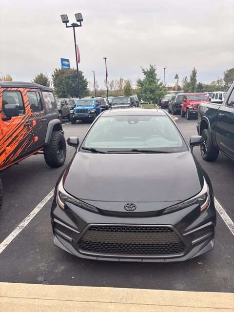 Used 2022 Toyota Corolla XSE FWD image 2
