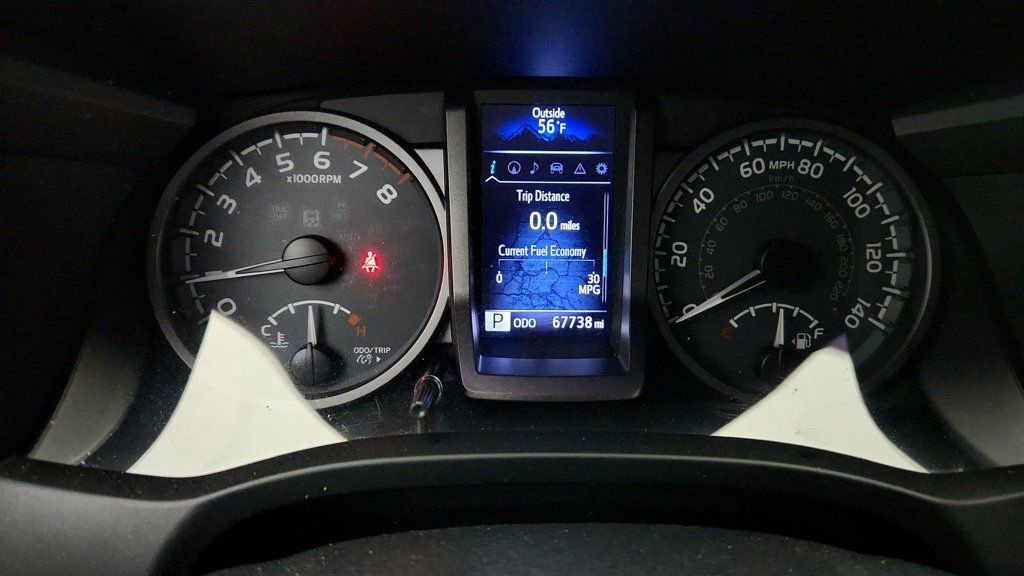 Used 2017 Toyota Tacoma TRD Sport image 13