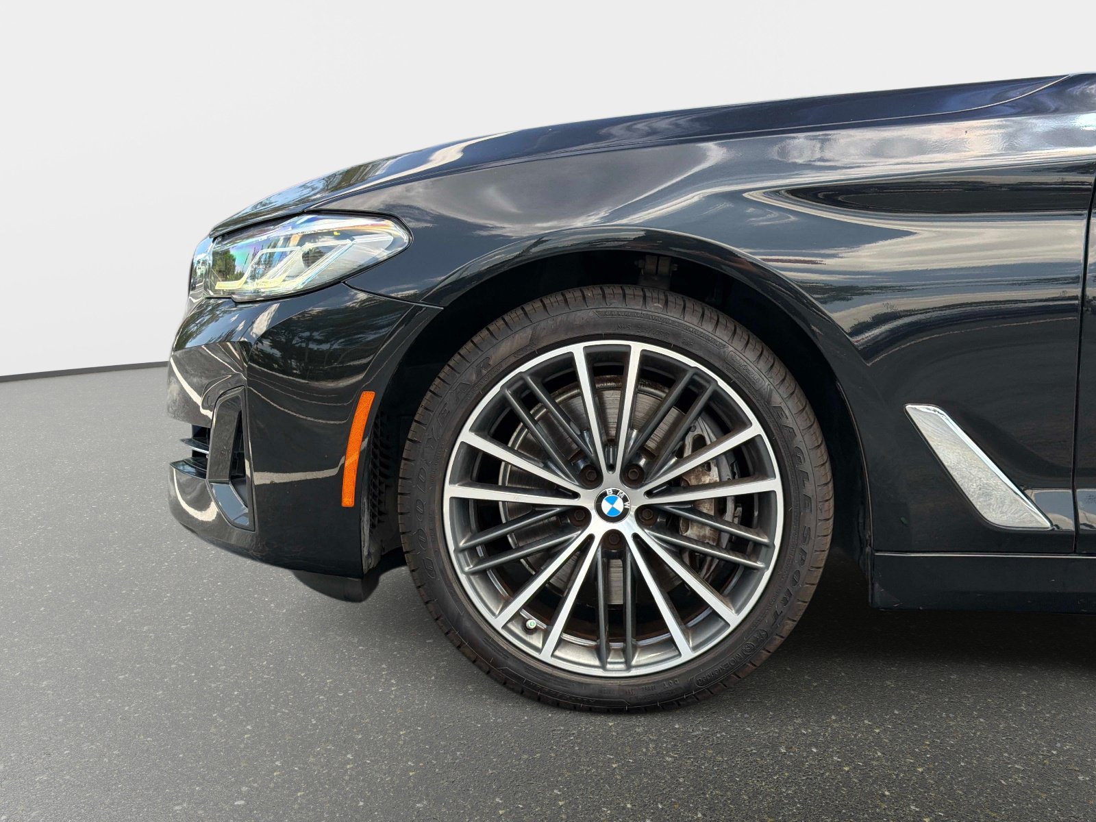 Used 2023 BMW 540i xDrive w/ Premium Package AWD/4WD image 13