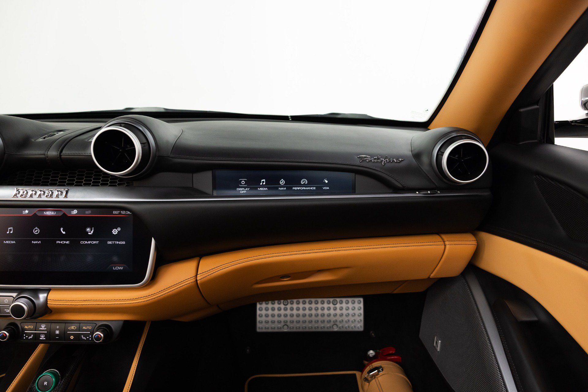Used 2019 Ferrari Portofino RWD image 97