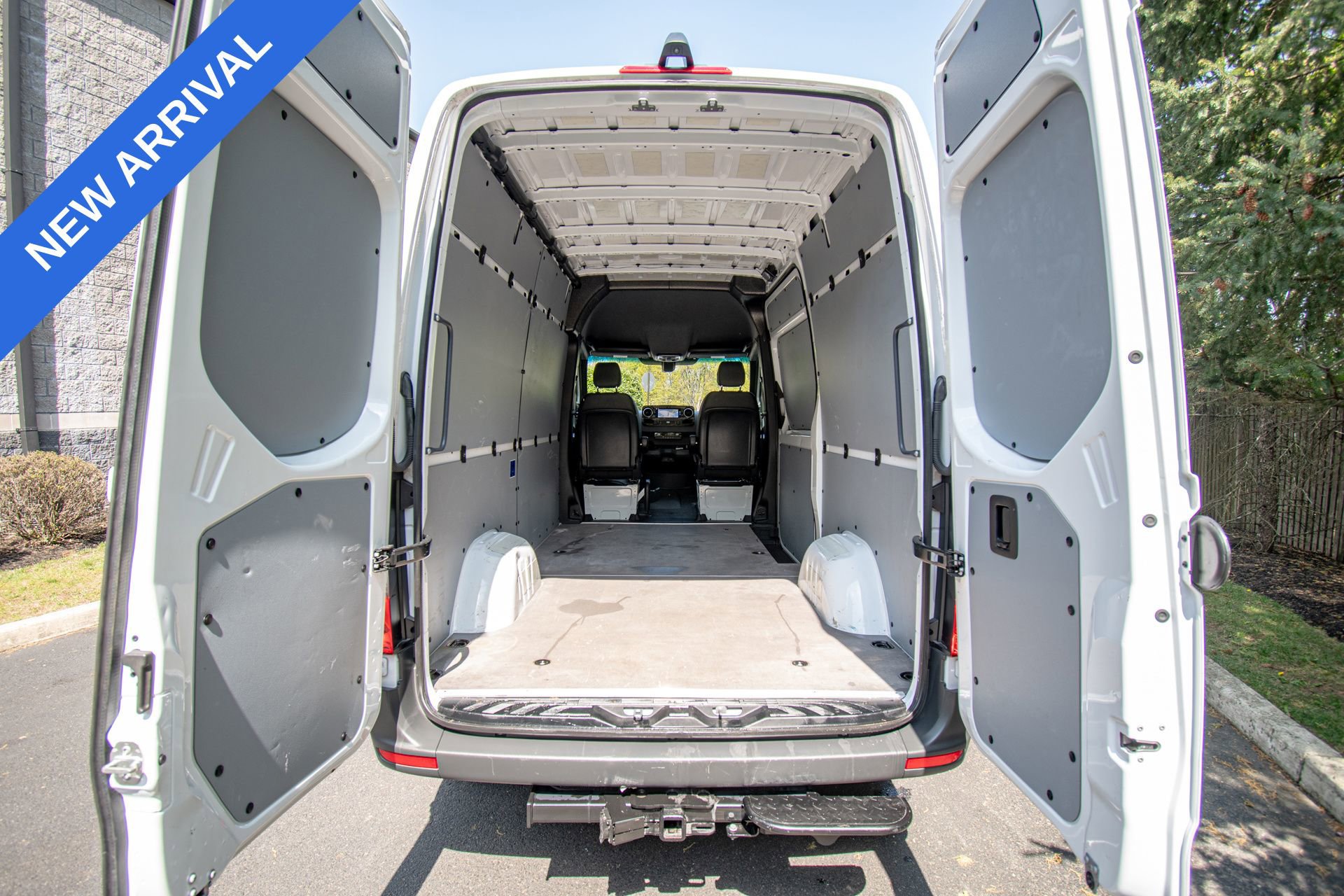 Used 2025 Mercedes-Benz Sprinter 2500 image 5