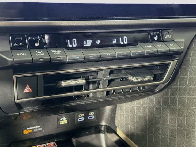 Certified 2025 Toyota Camry XLE AWD/4WD image 17