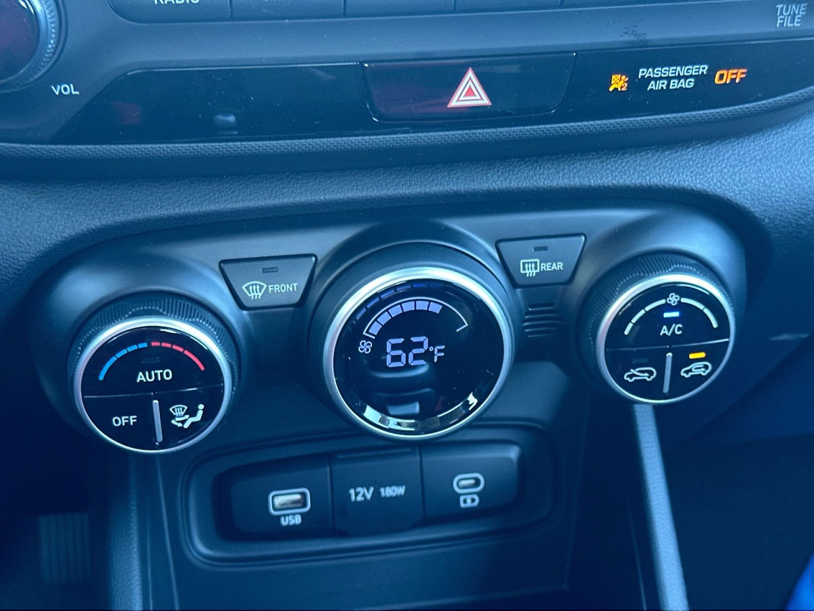 New 2025 Hyundai Venue SEL image 19